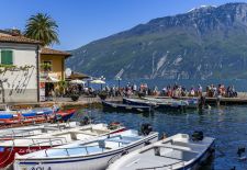 Malerische Orte am Gardasee - Limone sul Garda, Hafenpromenade