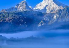 Vier Jahreszeiten im Berchtesgadenr Land - Der Watzmann im Novembernebel