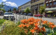 Städte, Kanada - British Columbia Revelstoke - Town Centre 05.JPG