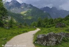 Grüß Gott am Königssee - Gewitterwolken in den Bergen bei Salet.JPG