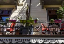 Malerische Orte am Gardasee - Malcesine, mediterrane Hausfassade