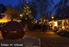 Europastadt Breisach am Rhein - Weihnachtsmarkt auf dem Neutorplatz.JPG