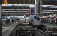 Fahrzeuge, Schienenfahrzeuge - Eisenbahnfahrzeuge  ICE München 01.JPG