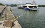 Fahrzeuge, Wasserfahrzeuge - Kreuzfahrtschiffe  Deutschland 07.JPG