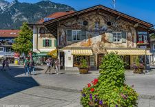Garmisch-Partenkirchen - Zentrum im Werdenfelser Land 09.JPG