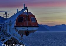 Kanadas Inside Passage - Morgenröte am Milbanke Sound.JPG
