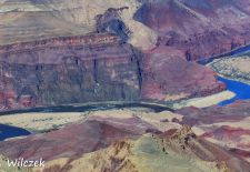 Grand Canyon - Der Colorado River bahnt sich unermüdlich seinen Weg.JPG