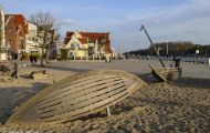 Schleswig-Holstein, Travemünde - Travepromenade 06.JPG