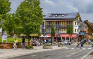 Baden-Württemberg, Titisee-Neustadt - Seestraße  Seepromenade 03.JPG