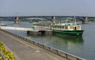 Fahrzeuge, Wasserfahrzeuge - Kreuzfahrtschiffe  Deutschland 06.JPG