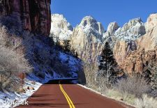 Impressionen vom Nationalpark Zion - Der Zion-Mount Carmel Highway im Winterkleid.JPG
