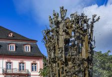 Mainz - Fastnachtsbrunnen mit bronzenen Figuren