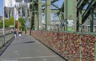 Nordrhein-Westfalen, Köln - Innenstadt  Hohenzollernbrücke 02.JPG