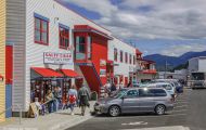Städte, Kanada - British Columbia Prince Rupert - Waterfront Cow Bay 02.JPG