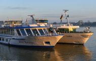 Fahrzeuge, Wasserfahrzeuge - Kreuzfahrtschiffe  Deutschland 08.JPG