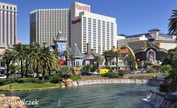 Impressionen aus Las Vegas - Casinos und großzügige Wasserlandschaften entlang des Strip.JPG