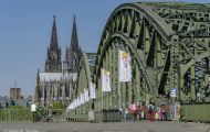 Nordrhein-Westfalen, Köln - Innenstadt  Hohenzollernbrücke 01.JPG