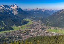 Germisch-Partenkirchen - Blick vom Wank auf Garmisch-Partenkirchen